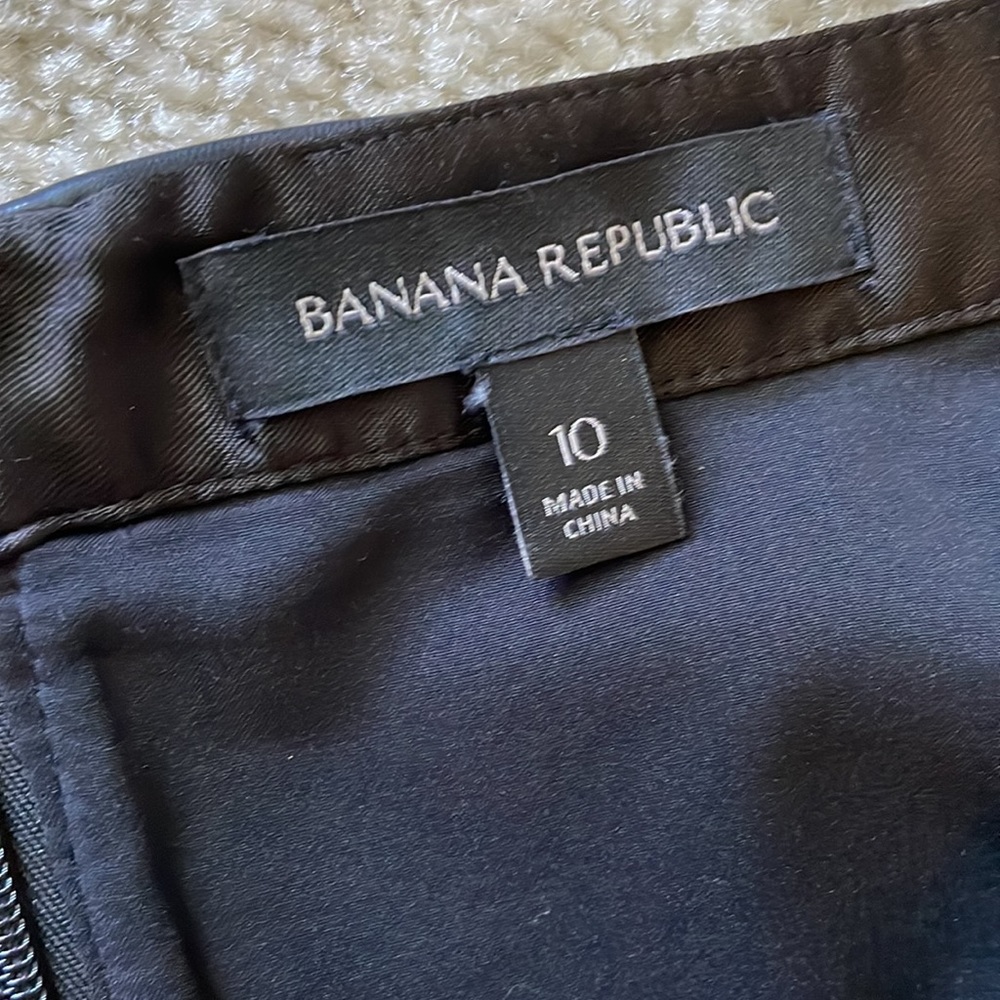 Banana Republic Black Mini Skirt NWT - Picture 3 of 3